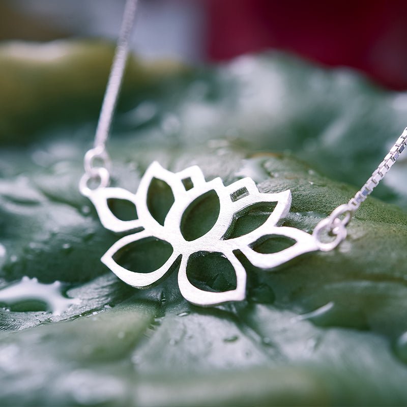 Minimal Lotus - Handmade Necklace | NEW - MetalVoque