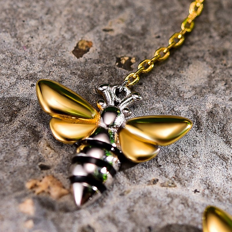 Lovely Honey Bee - Dangle Earrings | NEW - MetalVoque