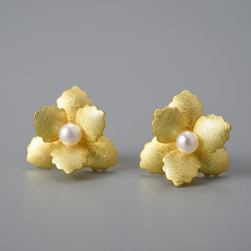 Begonia Pearl - Stud Earrings
