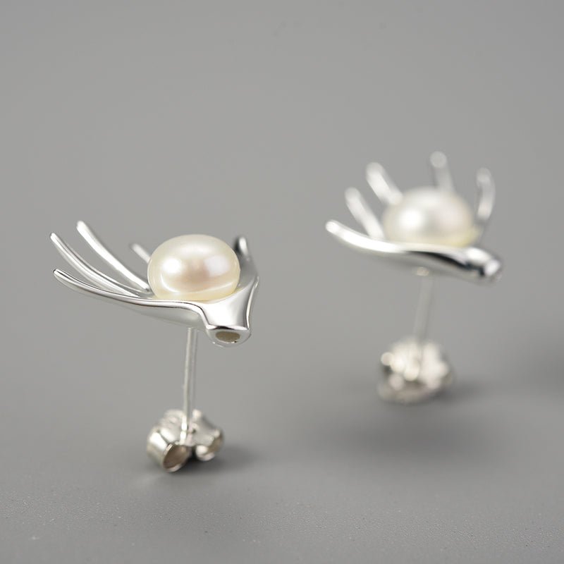 Pearl Hands - Stud Earrings