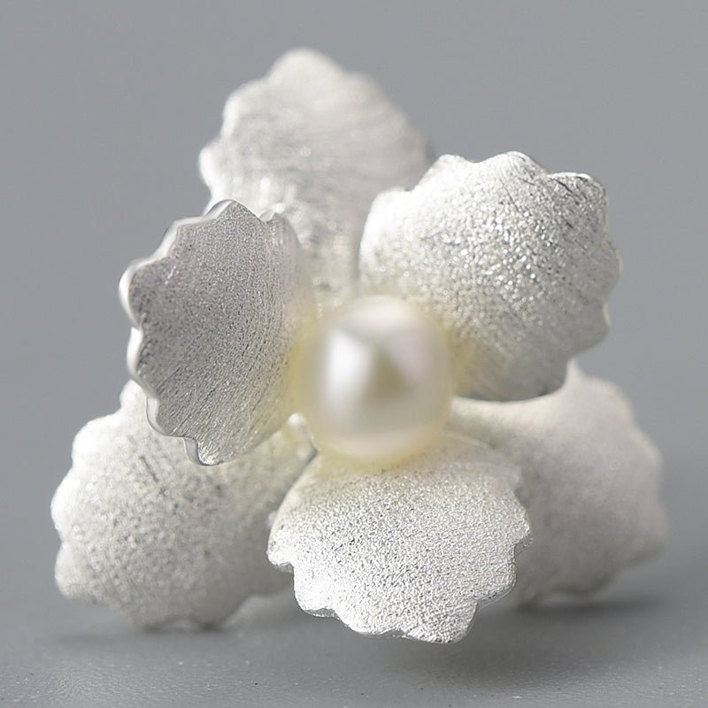 Begonia Pearl - Stud Earrings