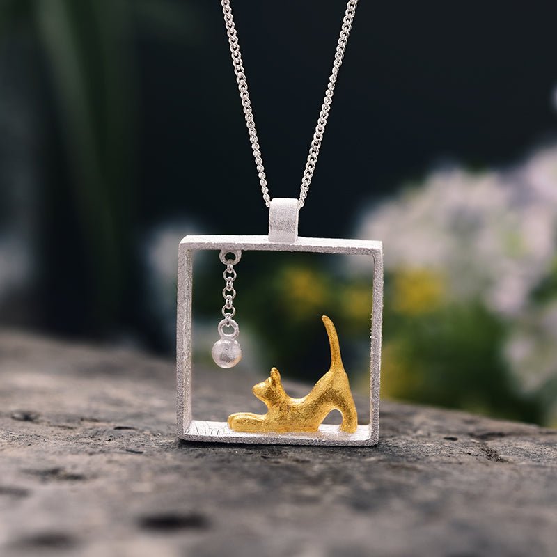 Playing Cat - Handmade Pendant | NEW - MetalVoque
