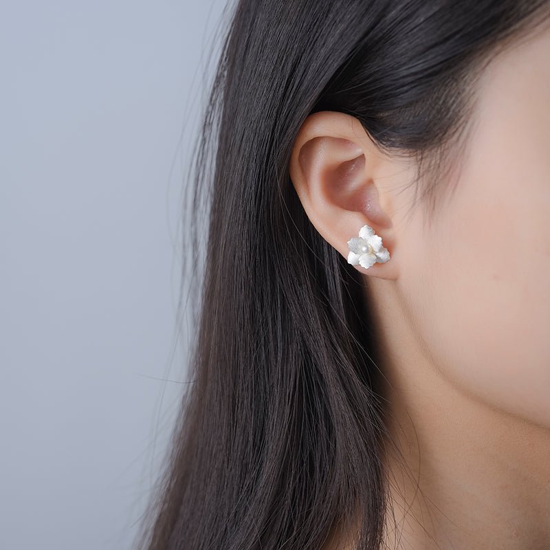 Begonia Pearl - Stud Earrings
