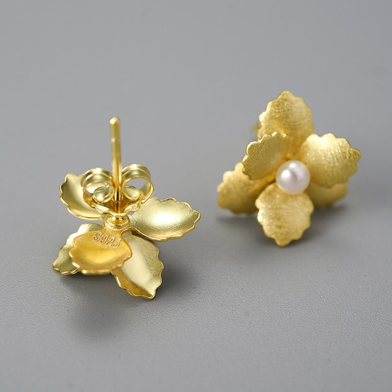 Begonia Pearl - Stud Earrings