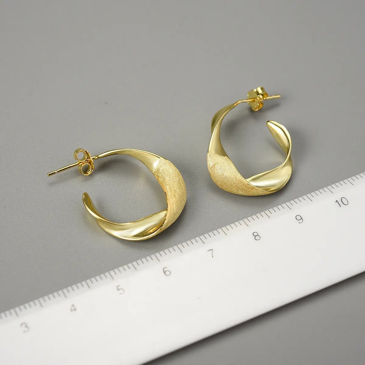 Curled Leaf - Hoop Earrings
