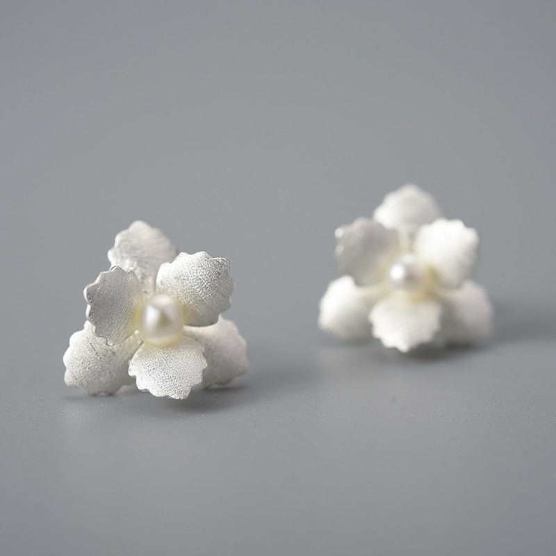 Begonia Pearl - Stud Earrings