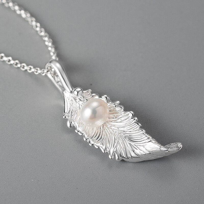 Pearly Leaf - Handmade Necklace