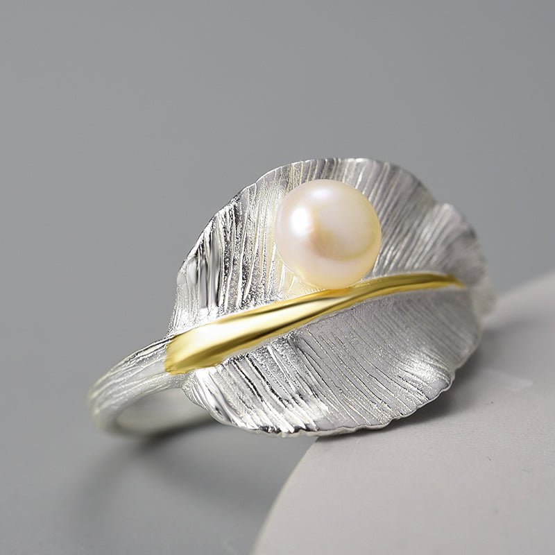 Pearly Leaf - Adjustable Ring