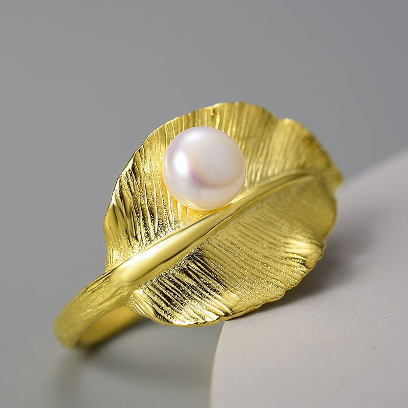Pearly Leaf - Adjustable Ring