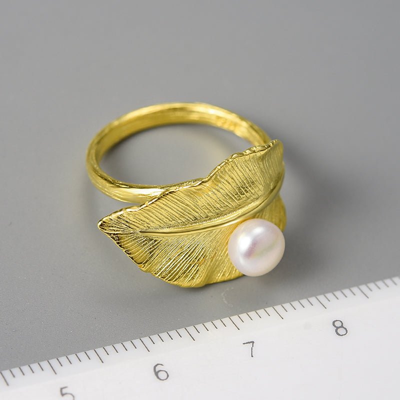 Pearly Leaf - Adjustable Ring