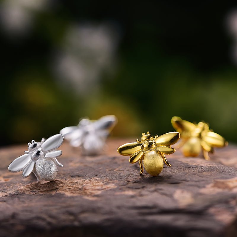 Cute Honeybee - Stud Earrings - MetalVoque