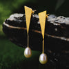 Load image into Gallery viewer, Exclamation Pearl - Dangle Earrings