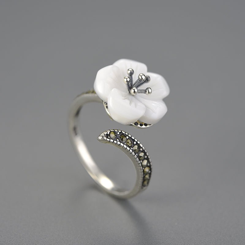 Vintage Flower - Adjustable Ring