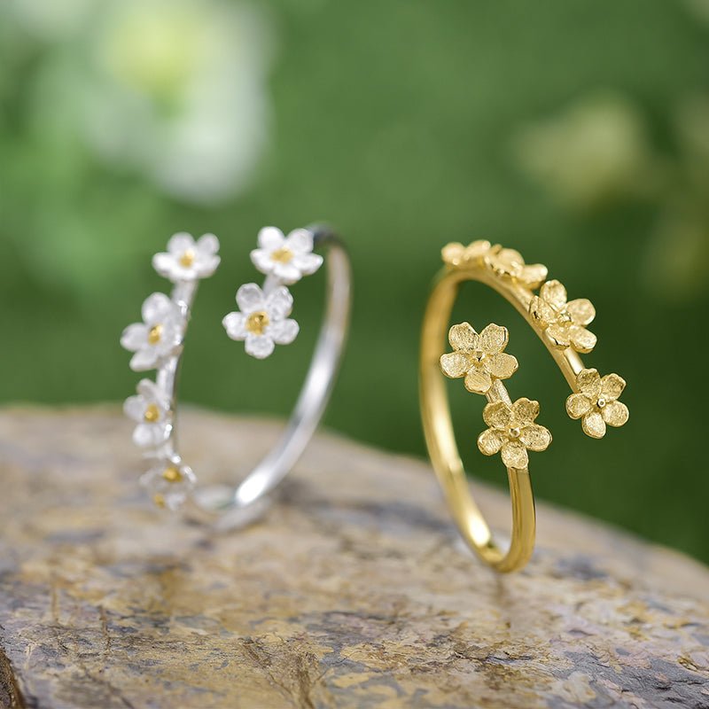 Small Forget-me-not Flowers - Adjustable Ring