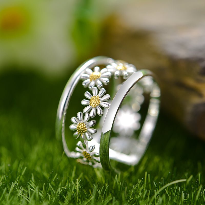 Dainty Daisy - Adjustable Ring