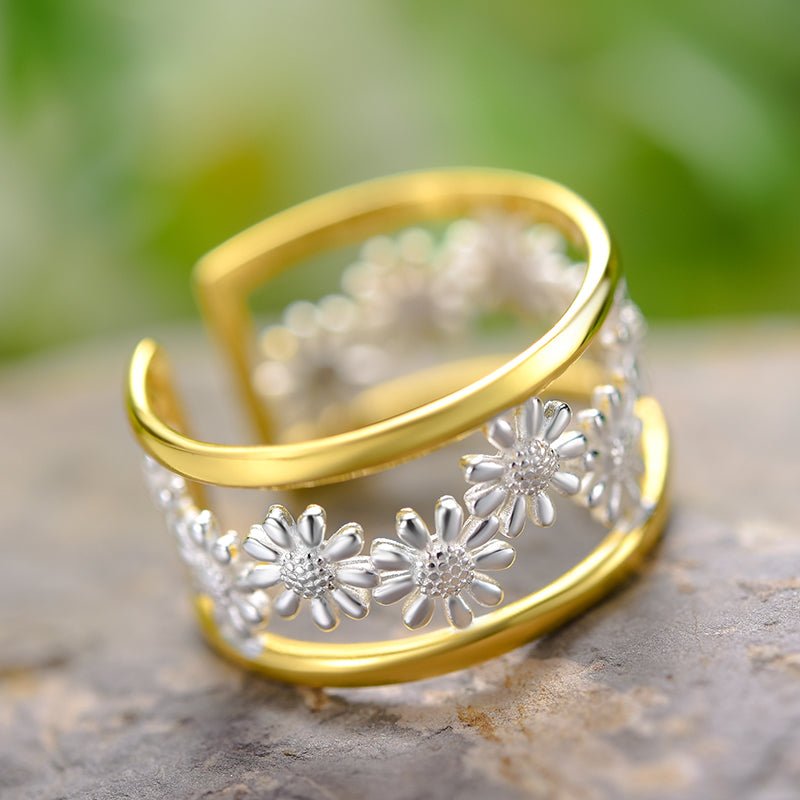 Dainty Daisy - Adjustable Ring