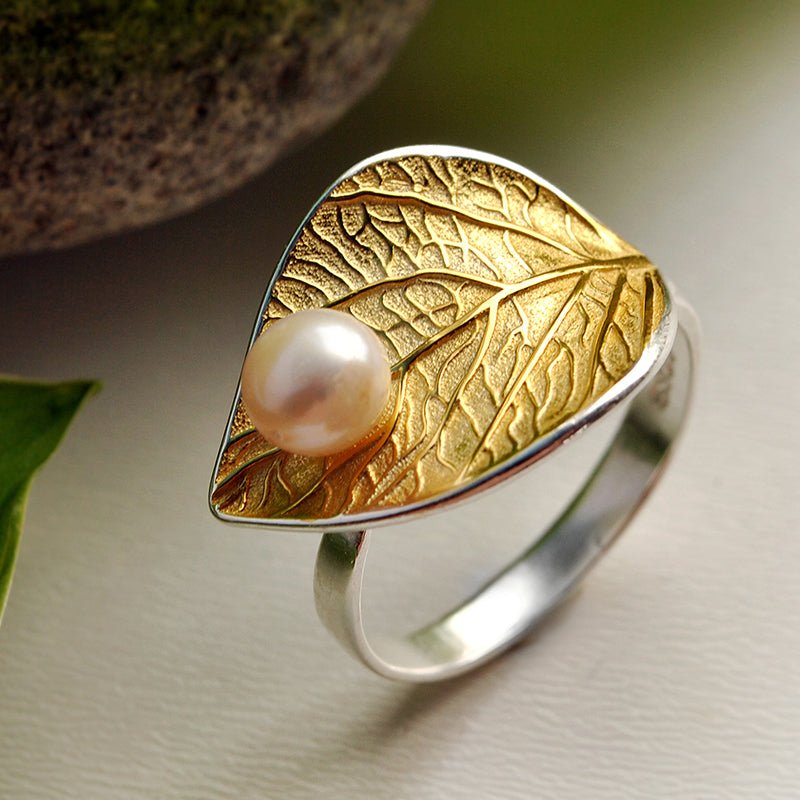 Pearly Leaf - Adjustable Ring - MetalVoque