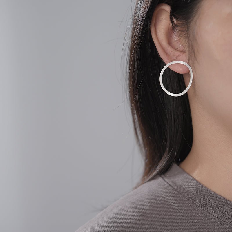 Minimalistic Circle - Stud Earrings