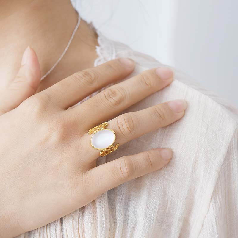 Big Classical Moonstone - Adjustable Ring