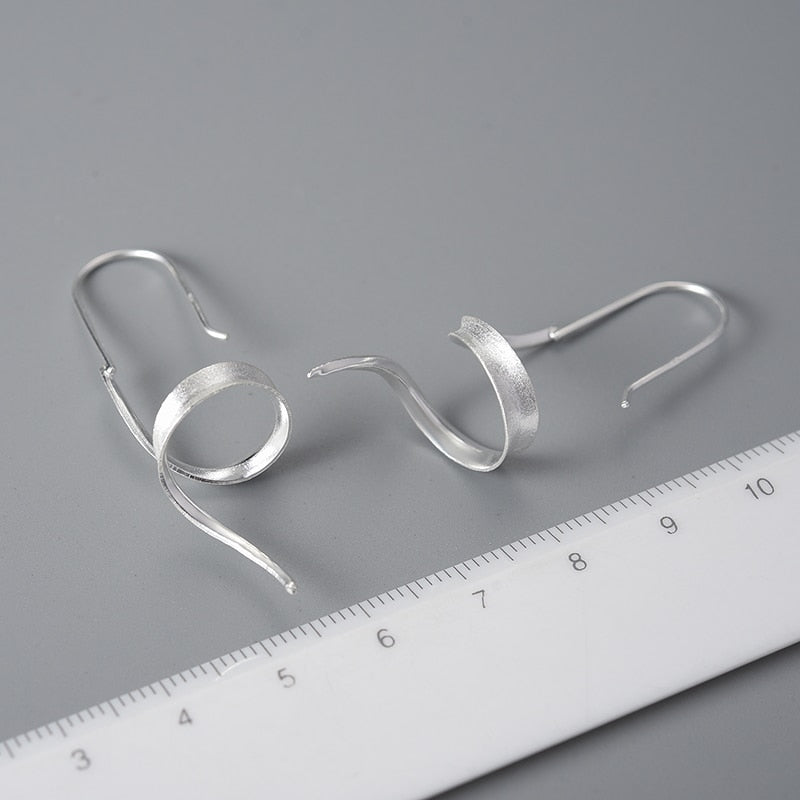 Minimal Curve - Dangle Earrings