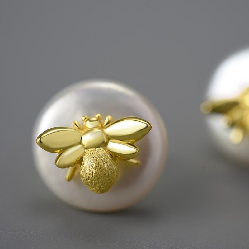 Baroque Honeybee - Stud Earrings | NEW