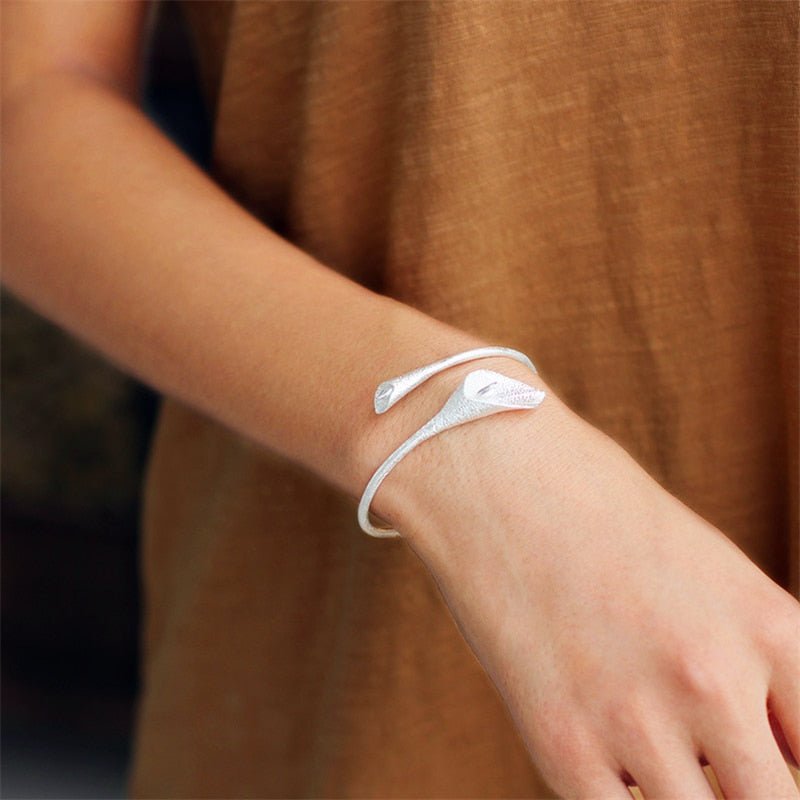 Calla Lily - Handmade Bangle | NEW - MetalVoque