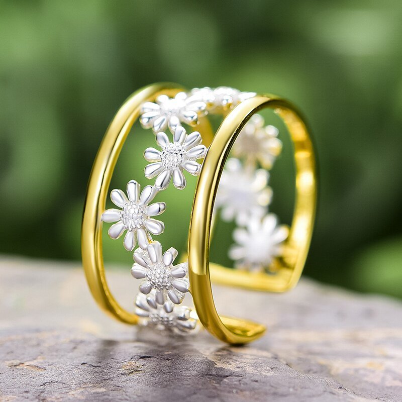 Dainty Daisy - Adjustable Ring