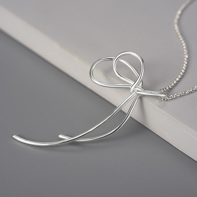 Shoelace Knot - Handmade Necklace