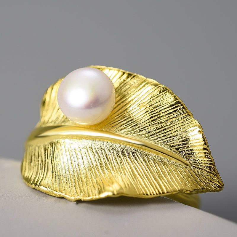 Pearly Leaf - Adjustable Ring